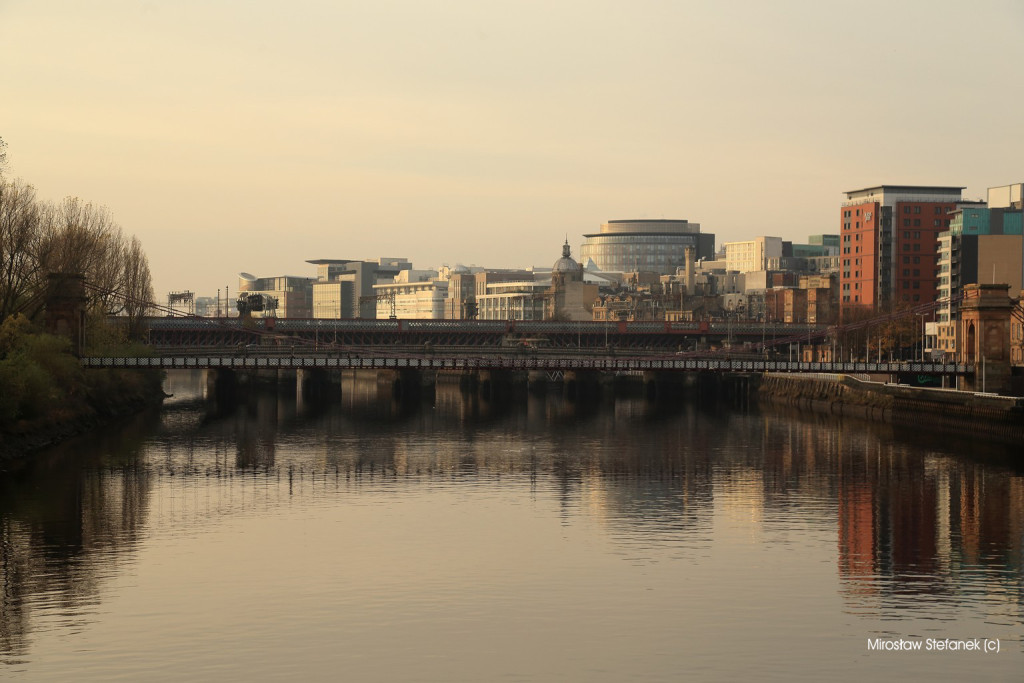 Glasgow leży nad rzeką Clyde.