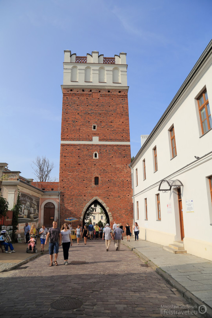 Pochodząca z 1362 roku Brama Opatowska